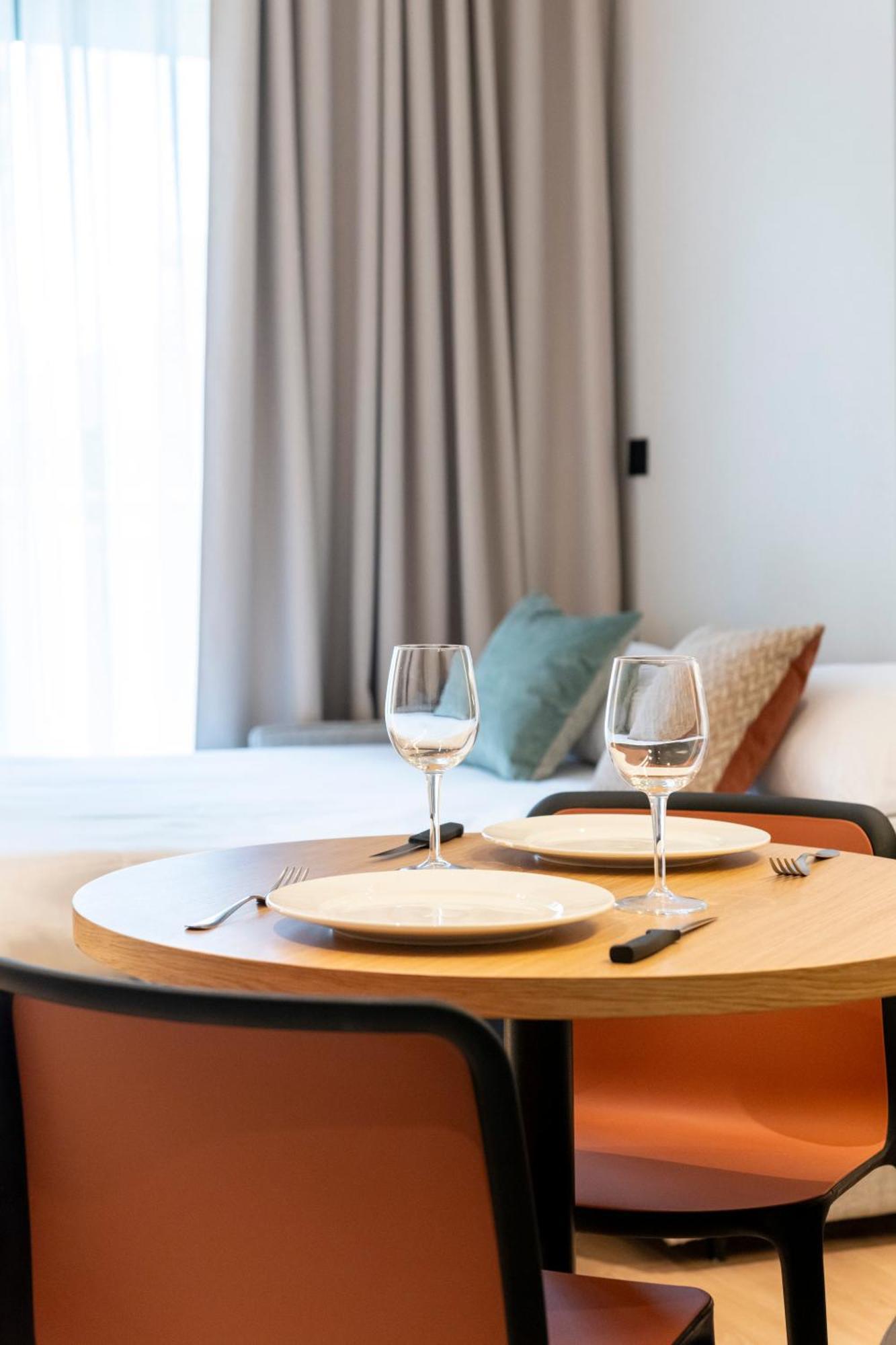 Atenea Calabria Aparthotel Barcellona